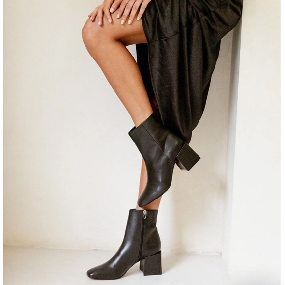 Dolce Vita Inogen H2O Waterproof Bootie, Black, Size 8.5 - Picture 11 of 13